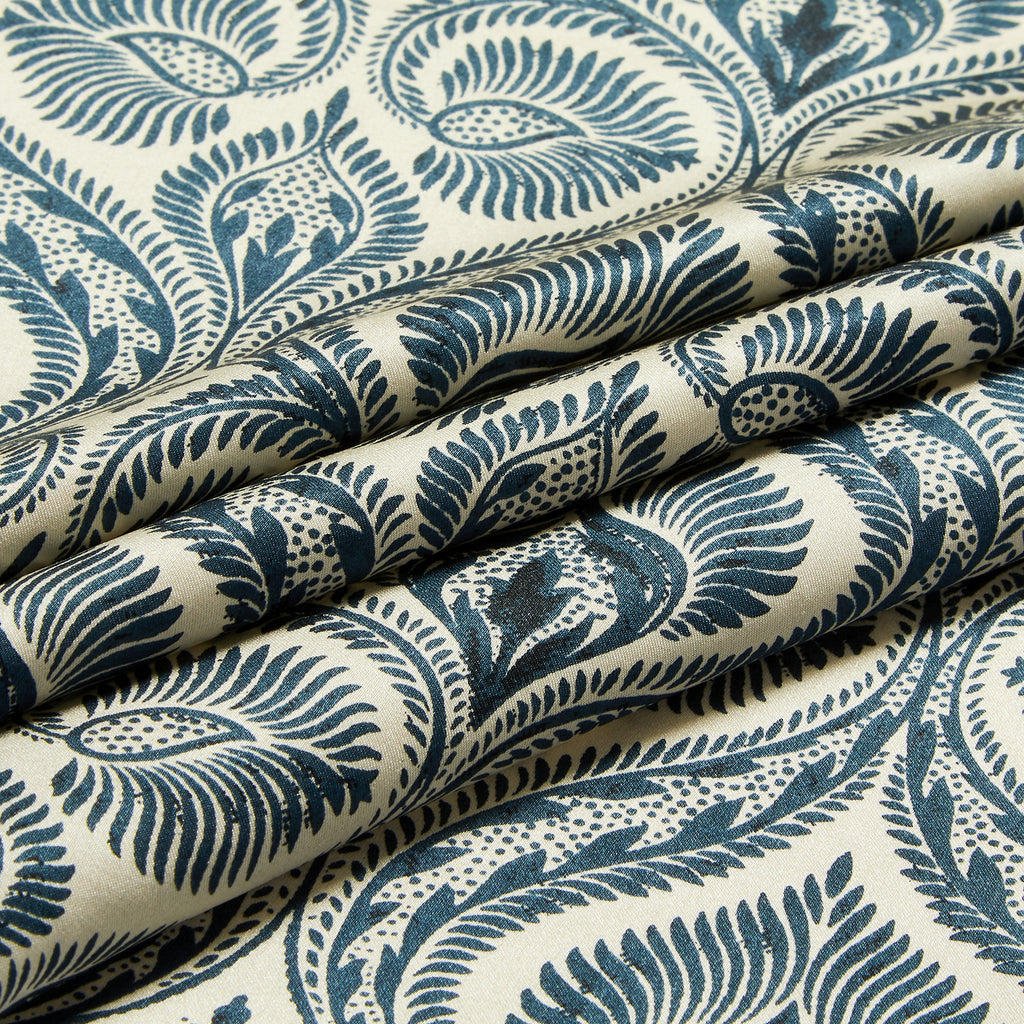 Silk Abstract Circle Pocket Square