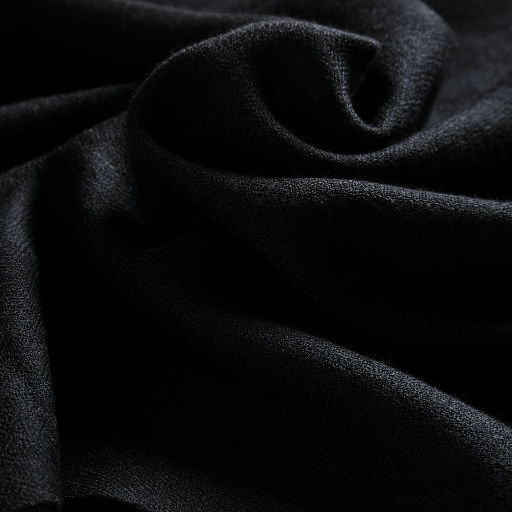 Jet Noir Black Cashmere