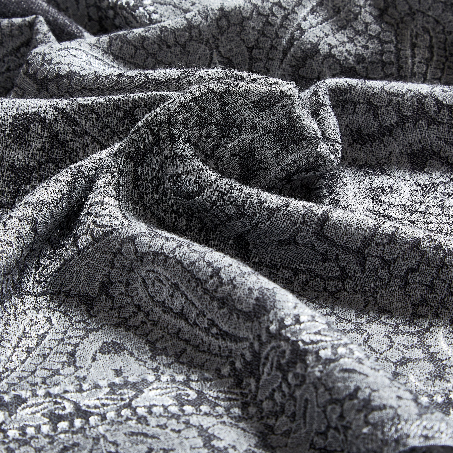 Noir & Pearl Cashmere